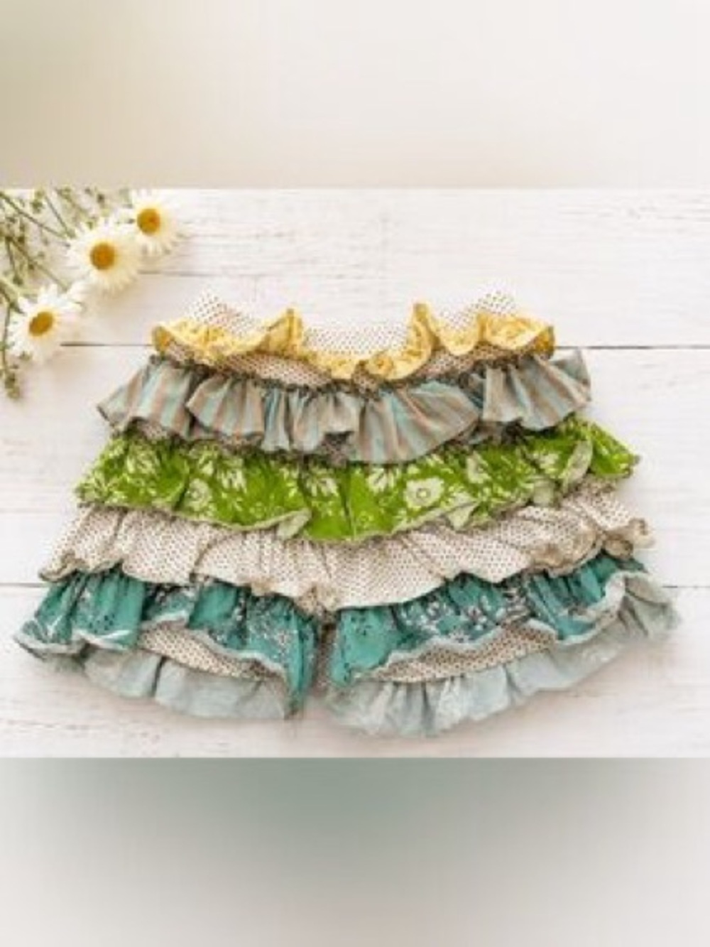 Mustard Pie Ruffle Skirted Shorts in Yellow, Green & Teal Size 8